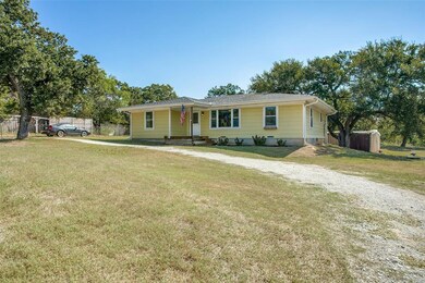 1406 Arvel Cir, Azle, TX 76020 - photo 2