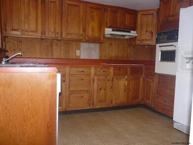 5 Seaforth Rd, Troy, NY 12180 - photo 2