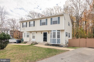 6807 Central Hills Ct, Hyattsville, MD 20785 - photo 2