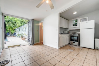 01 1318 Duncan Street (1)