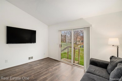 9413 Blue Spruce Ct unit 54, Davison, MI 48423 - photo 5