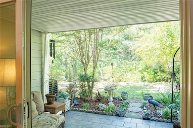 7891 Sunset Dr unit 2C, Gloucester Point, VA 23072 - photo 6