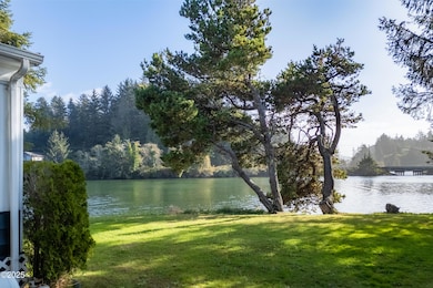 955 NE Mill St unit A7, Waldport, OR 97394 - photo 5