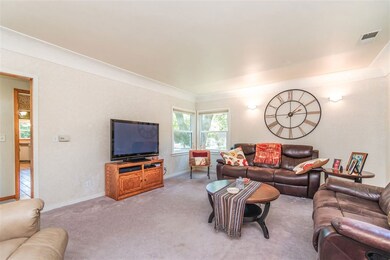 1804 Hawthorne Dr, Cedar Falls, IA 50613 - photo 3