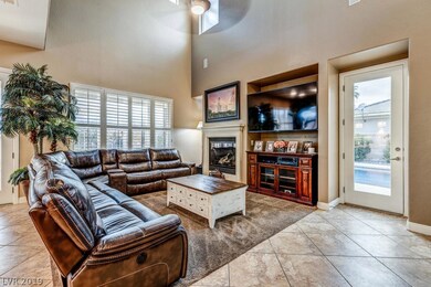 Grate Room with HIGH Vaulted ceilings with door ex