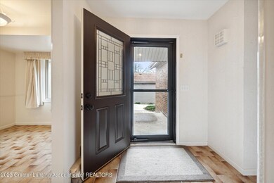 06-1014-Montevideo-Dr-Lansing-MI-48917-W
