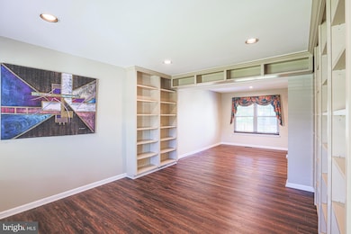 10 Simpson Ct, Reisterstown, MD 21136 - photo 4