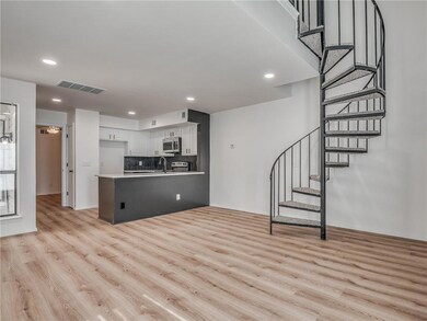 11530 N May Ave unit D208, Oklahoma City, OK 73120 - photo 5