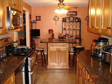 Kitchen. Beautiful kitchen with Quartz counter top