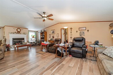 137 Opal Dr, Weatherford, TX 76087 - photo 5