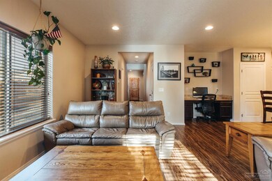 20285 Knightsbridge Place, Bend, OR 97702 - photo 5