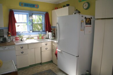 46 Emerson St, Saint Johnsbury, VT 05819 - photo 7