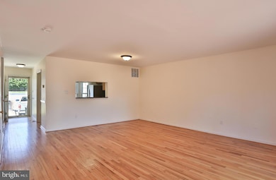 15475 Cliffview Dr, Dumfries, VA 22025 - photo 3