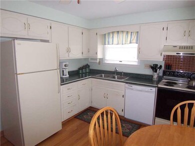 Kitchen. Bright working space abounds--and there s