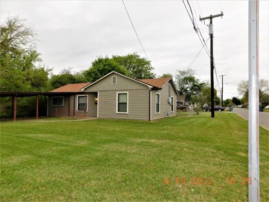 623 E Brockett St, Sherman, TX 75090 - photo 3