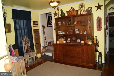 364 W Queen St, Chambersburg, PA 17201 - photo 4