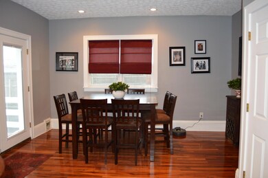 Eat in kitchen