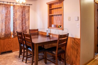 1707 S 17th St, Grand Forks, ND 58201 - photo 3