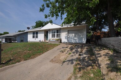 1209 Grace St, Weatherford, TX 76086 - photo 3