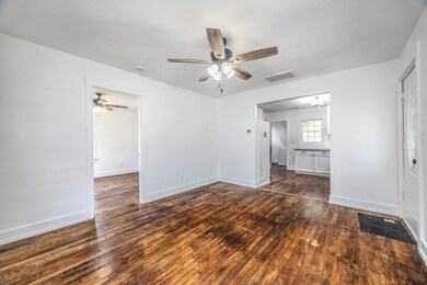 207 N Forest Ave 2