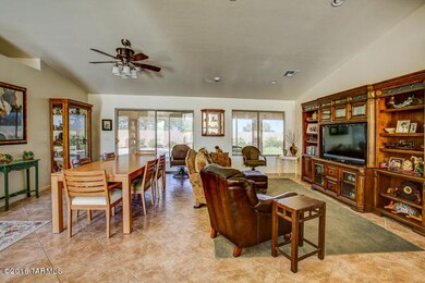1592nss-family room-2