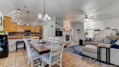 Dining room to kitchen