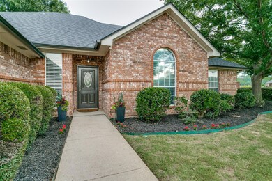 7000 Lonesome Oaks Dr, North Richland Hills, TX 76182 - photo 2