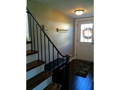 Entry/Foyer.