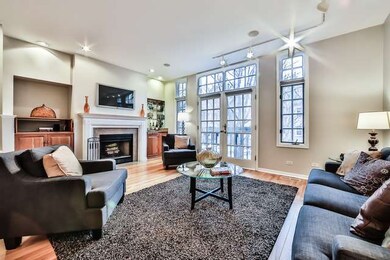 2638 N Southport Ave, Chicago, IL 60614 - photo 4