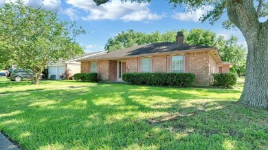 16502 Forest Bend Ave, Friendswood, TX 77546 - photo 2