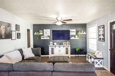 710 E Maple St, Cushing, OK 74023 - photo 6