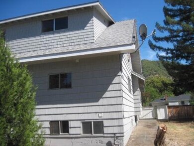 1174 NE 10th St, Grants Pass, OR 97526 - photo 6