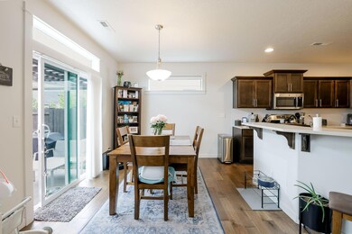 26-web-or-mls-2514 NW Ivy Way-12