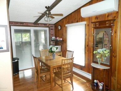 414 3rd St, Taylor, PA 18517 - photo 5