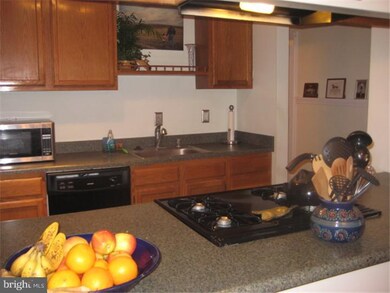 405 Waters Edge Dr unit 405, Newark, DE 19702 - photo 5