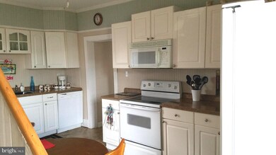 209 Hawthorn St, Colonial Beach, VA 22443 - photo 6