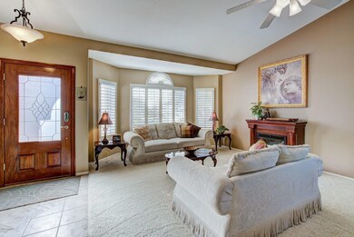 Living rm with Front entry 4232 MW