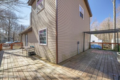 4628 Burnside Dr, Tobyhanna, PA 18466 - photo 3