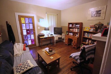 119-121 E Duncan St