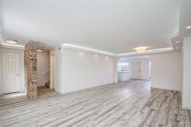 10332 Longmont Dr unit 473, Houston, TX 77042 - photo 3