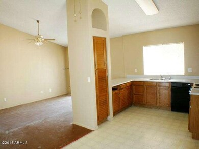023-307597 - Kitchen alternate view