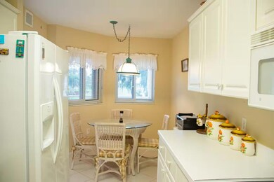 Kitchen with Breakfast area