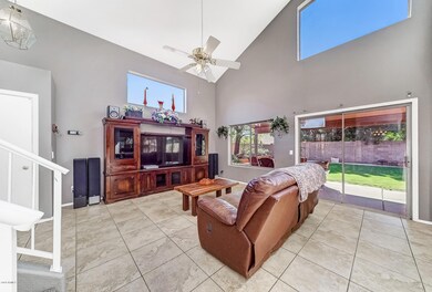 107-LivingRoom_4