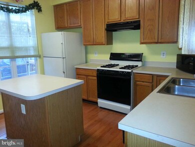 13519 Bannacker Place, Herndon, VA 20171 - photo 7