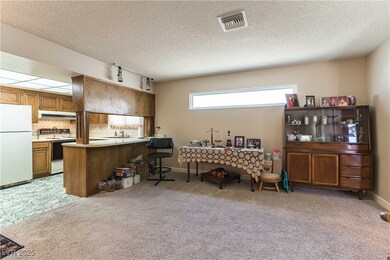 Breakfast Bar, Dining Area