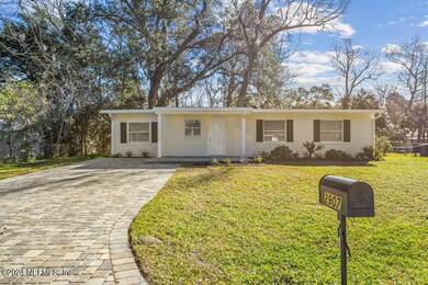 2907 Parr Ct E, Jacksonville, FL 32216 - photo 2
