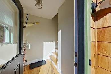 2 E Blvd unit 2, Middletown, RI 02842 - photo 2