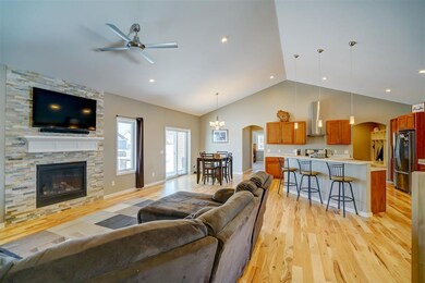 301 Liberty Park Dr, Oregon, WI 53575 - photo 4