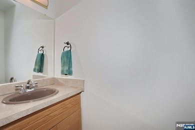 609 Glasmere Rd, Mahwah, NJ 07430 - photo 6