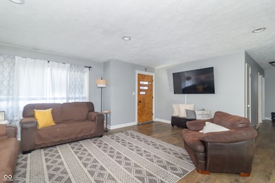 8513 W Sycamore Rd, Fairland, IN 46126 - photo 6